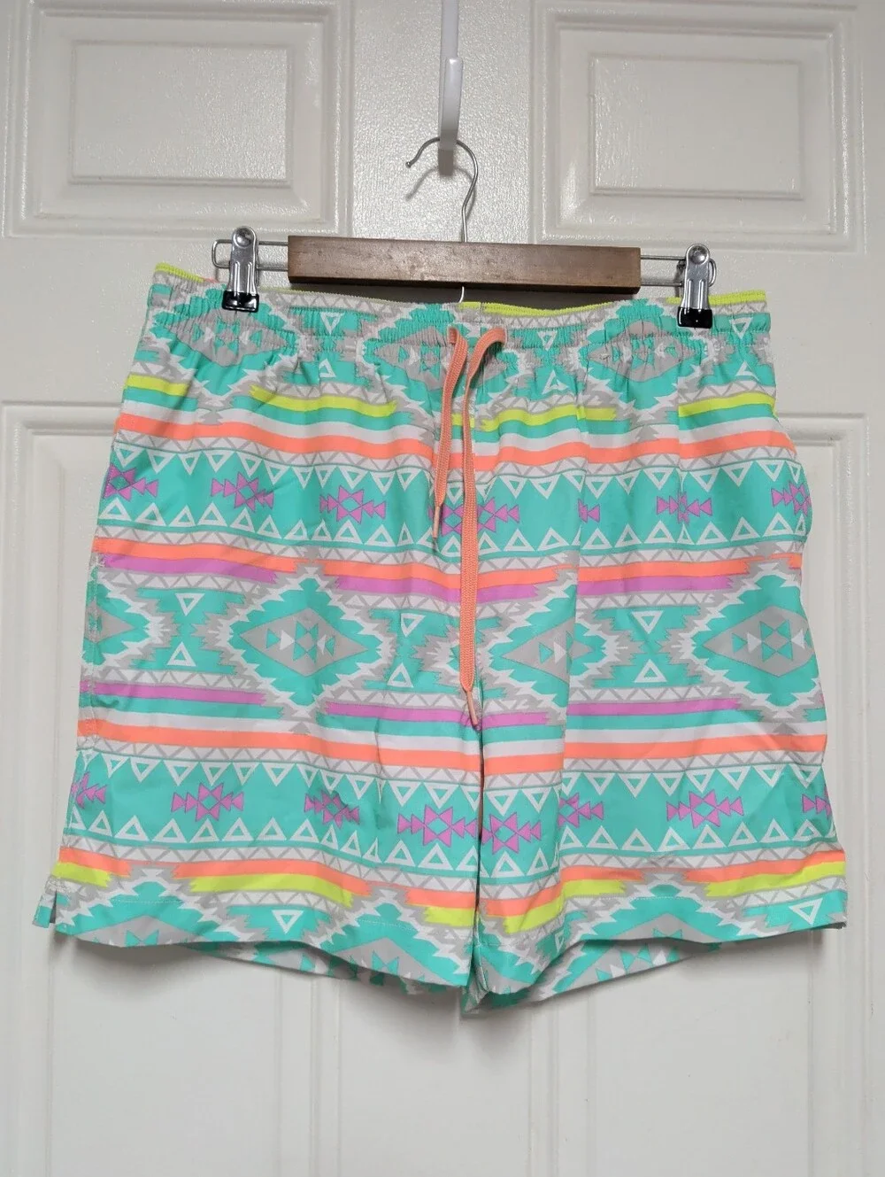 Chubbies Men's Athletic Swim Trunks Shorts Size Large Lined 5.5 Inseam